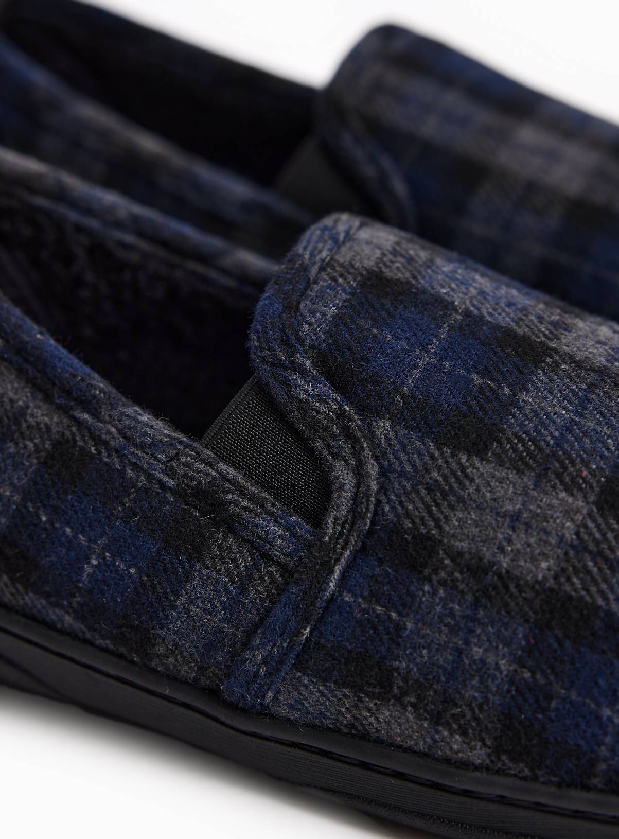 Black & Grey Checked Fur-Lined Slippers 12 - Image 3